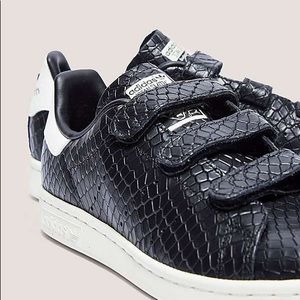 Velcro Textured Adidas Sneakers